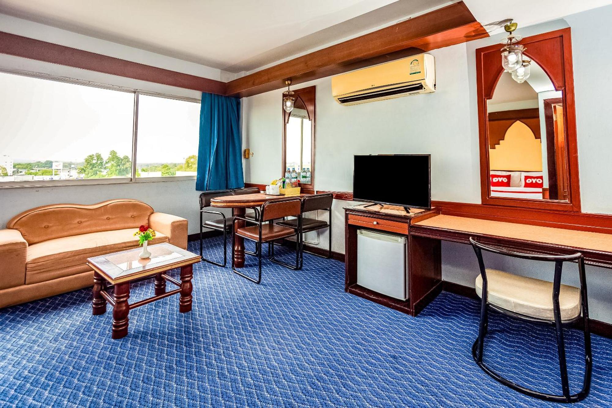 Oyo 441 Grand Thara Hotel Surat Thani Buitenkant foto