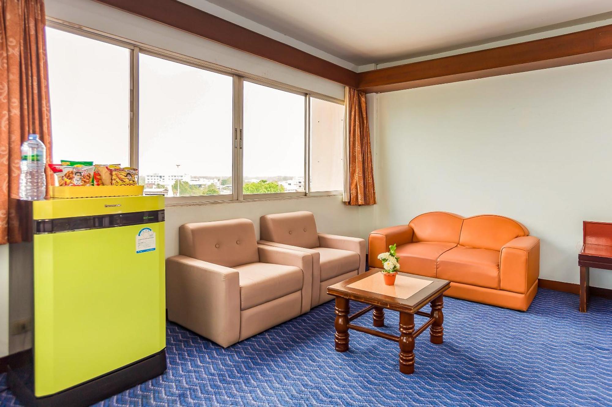 Oyo 441 Grand Thara Hotel Surat Thani Buitenkant foto