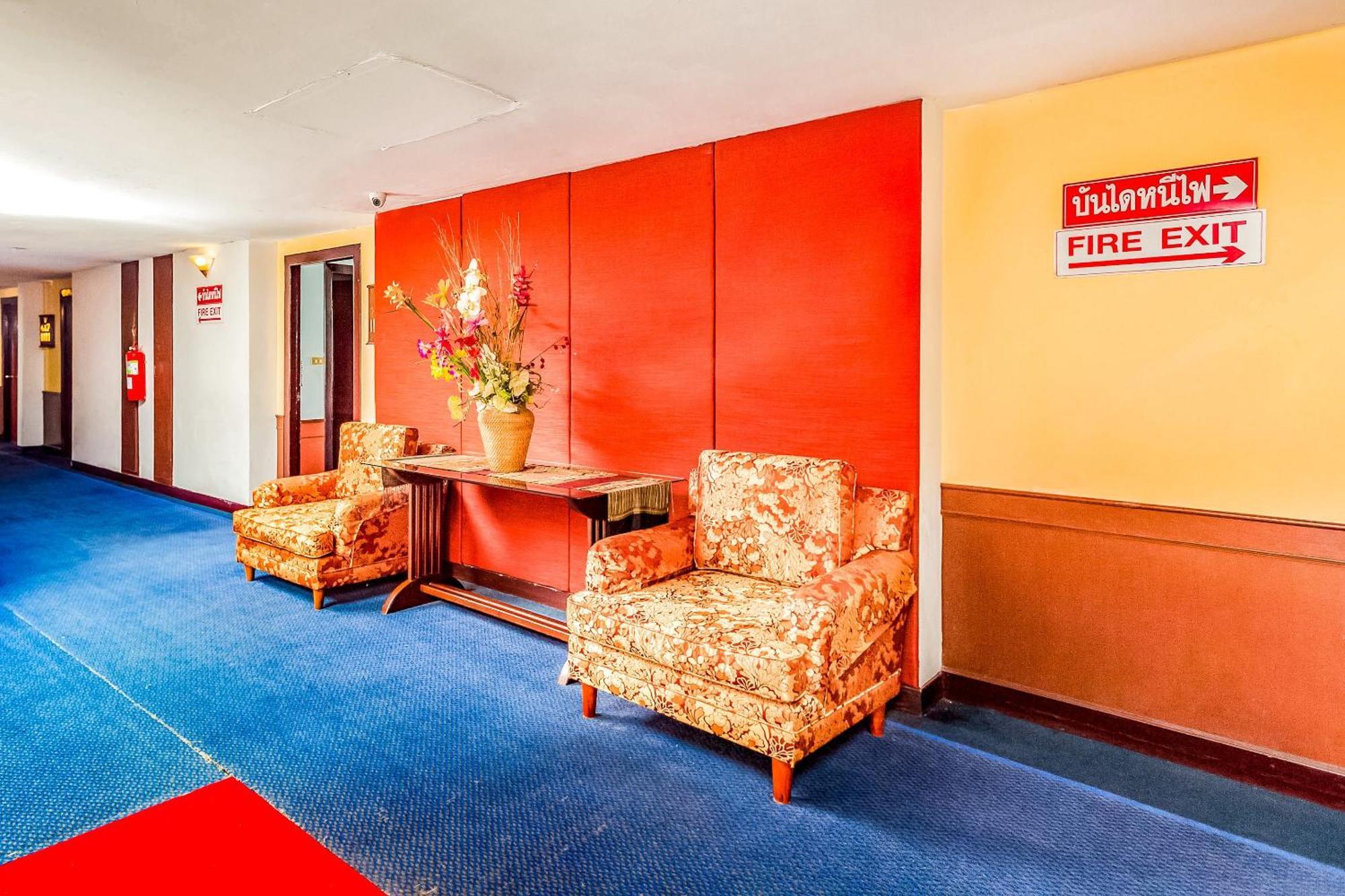 Oyo 441 Grand Thara Hotel Surat Thani Buitenkant foto