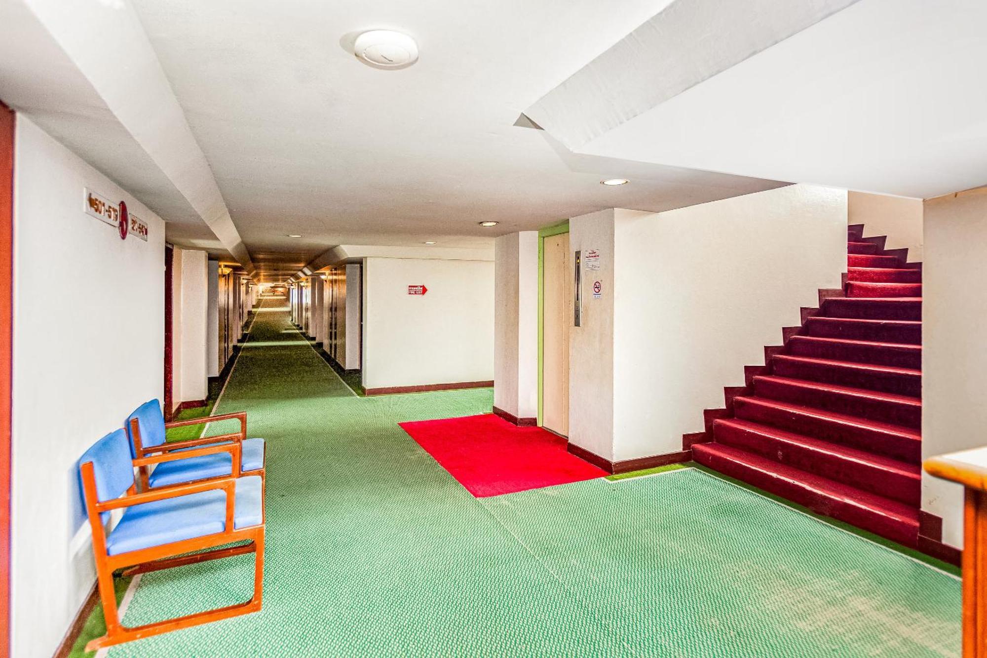 Oyo 441 Grand Thara Hotel Surat Thani Buitenkant foto