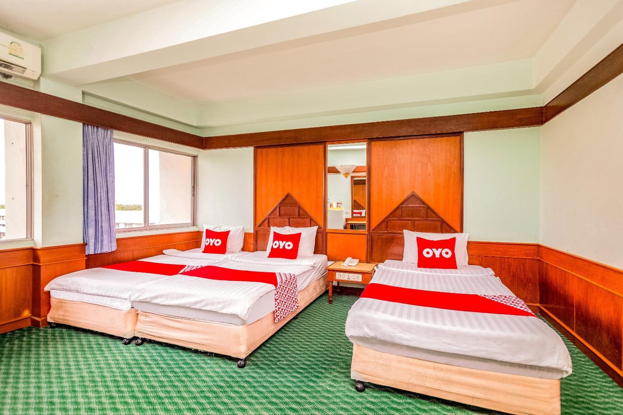 Oyo 441 Grand Thara Hotel Surat Thani Buitenkant foto