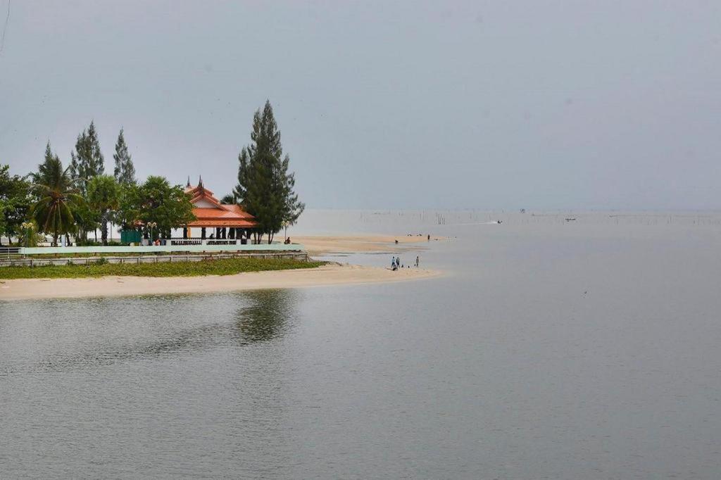 Oyo 441 Grand Thara Hotel Surat Thani Buitenkant foto