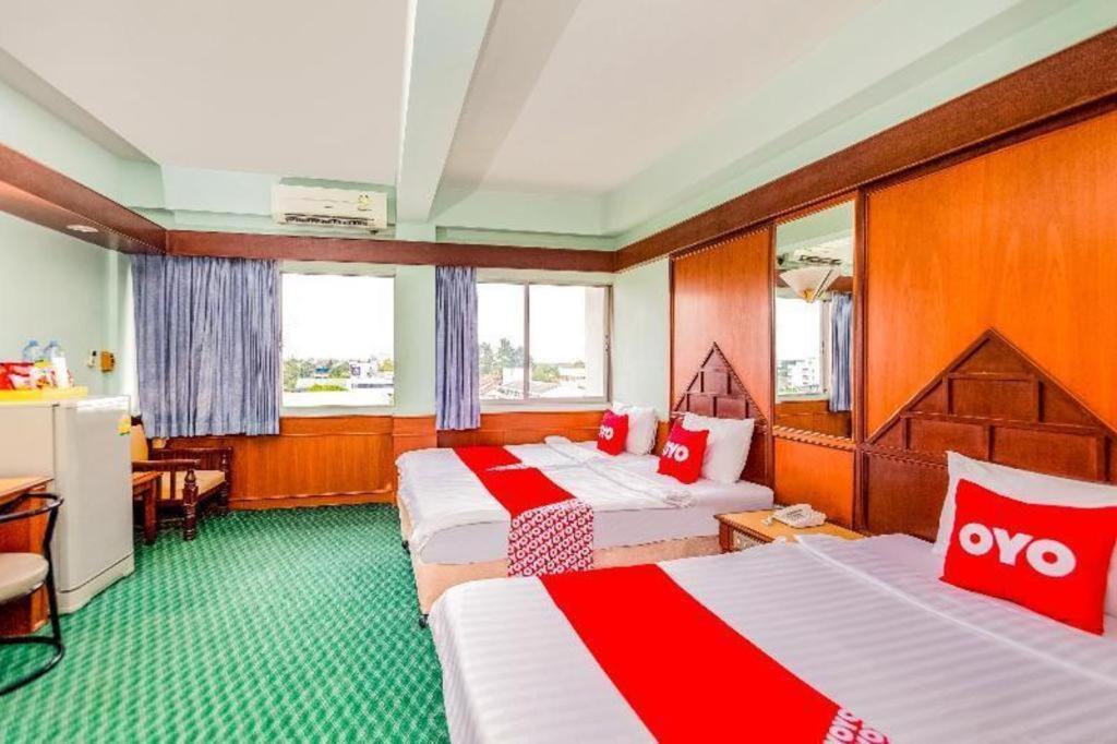 Oyo 441 Grand Thara Hotel Surat Thani Buitenkant foto