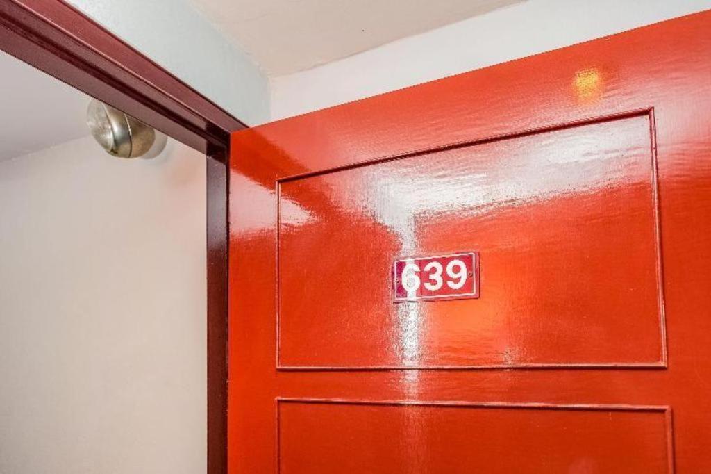 Oyo 441 Grand Thara Hotel Surat Thani Buitenkant foto