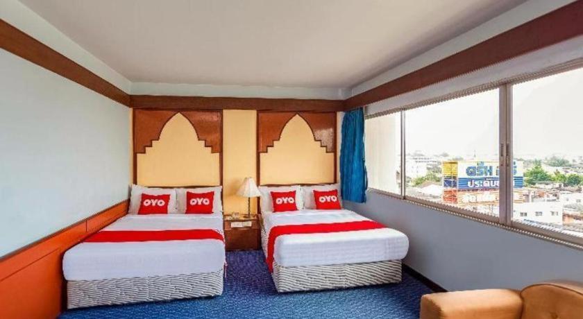 Oyo 441 Grand Thara Hotel Surat Thani Buitenkant foto
