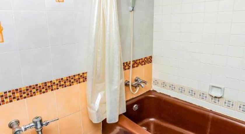 Oyo 441 Grand Thara Hotel Surat Thani Buitenkant foto