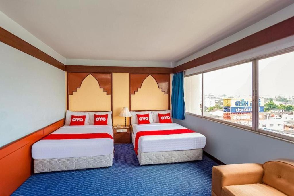 Oyo 441 Grand Thara Hotel Surat Thani Buitenkant foto
